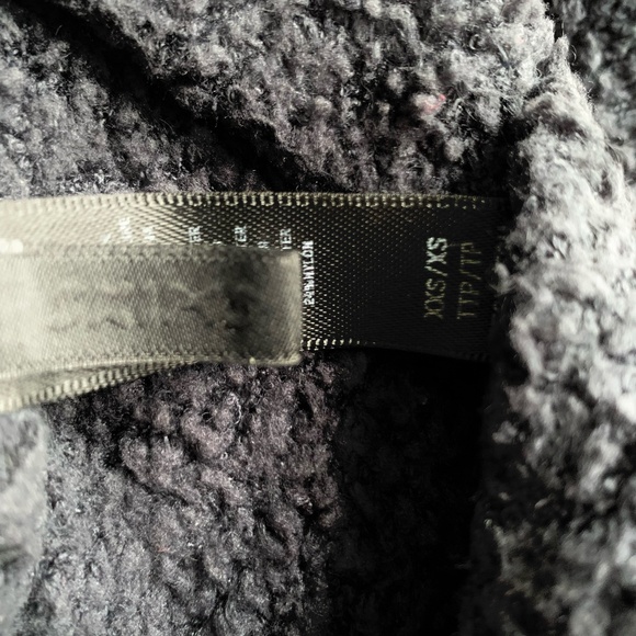 SKIMS 'Teddy High Pile Fleece Hooded Top' - Picture 3 of 8